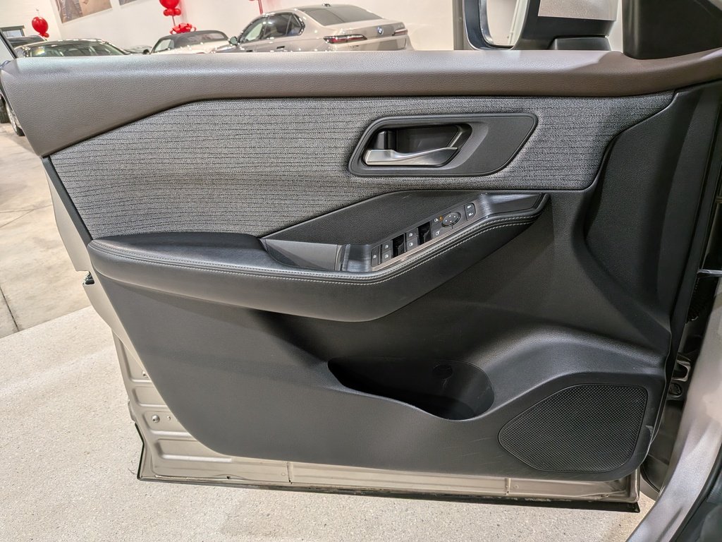 Nissan Rogue AWD SV Moonroof 2023 Or Val-David - photo #28