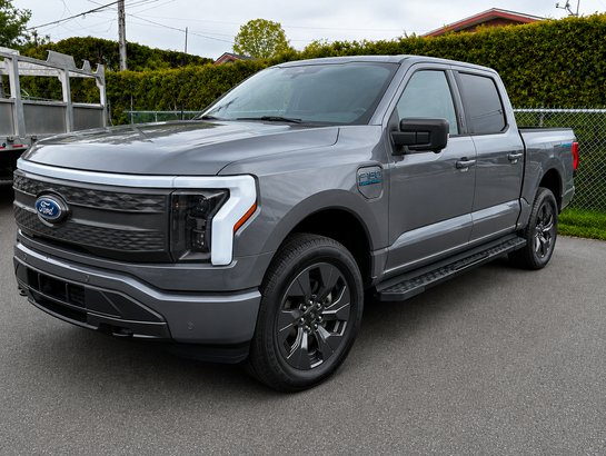 Ford F-150 Lightning FLASH 2024 Gris