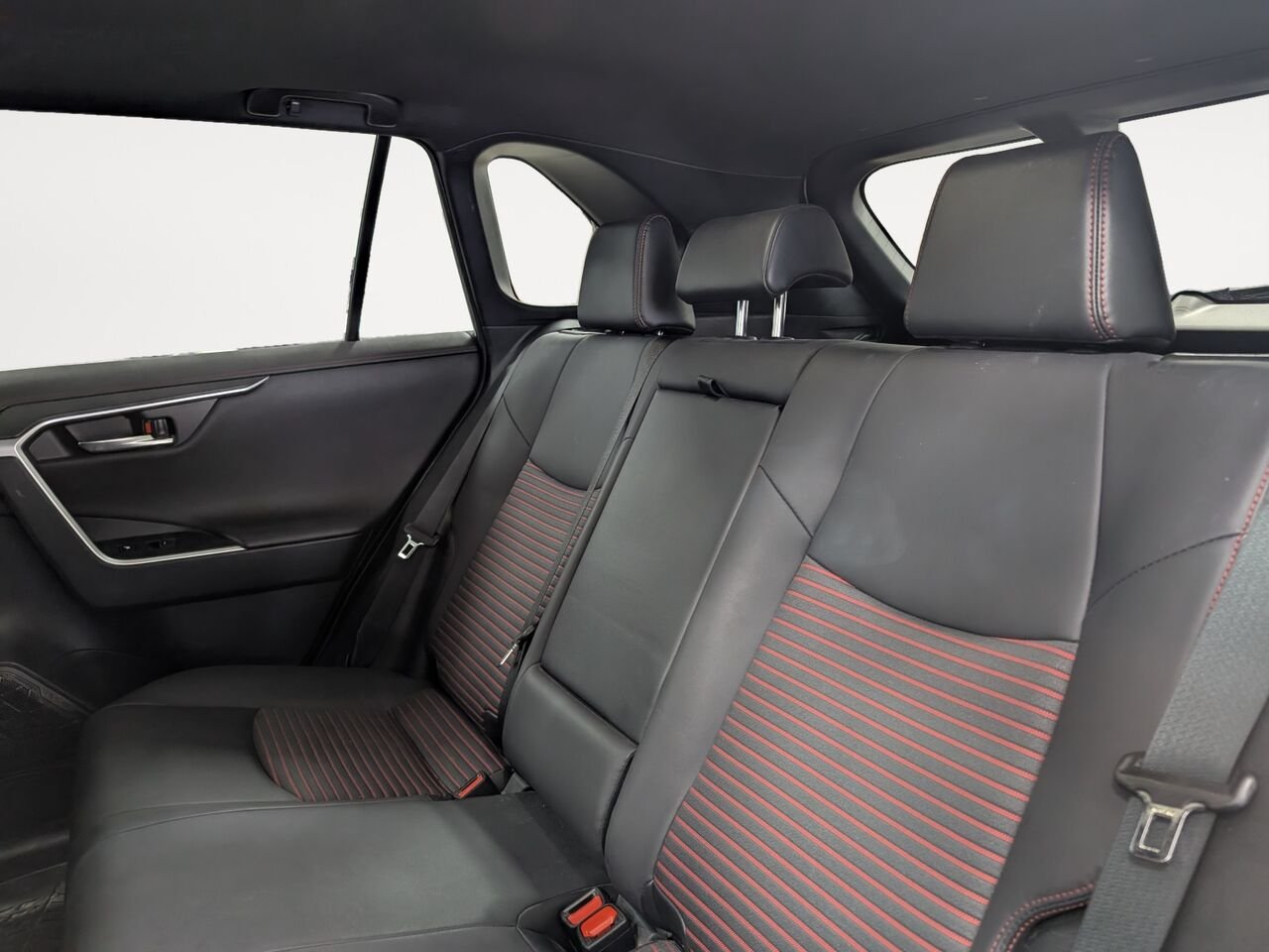 Toyota RAV4 Prime XSE PRIME-HYBRIDE BRANCHABLE/SIÈGES CHAUFFANTS/TOIT OUVRANT/VOLANT CHAUFFANT/AC BIZONE 2023 Blanc Sherbrooke - photo #7