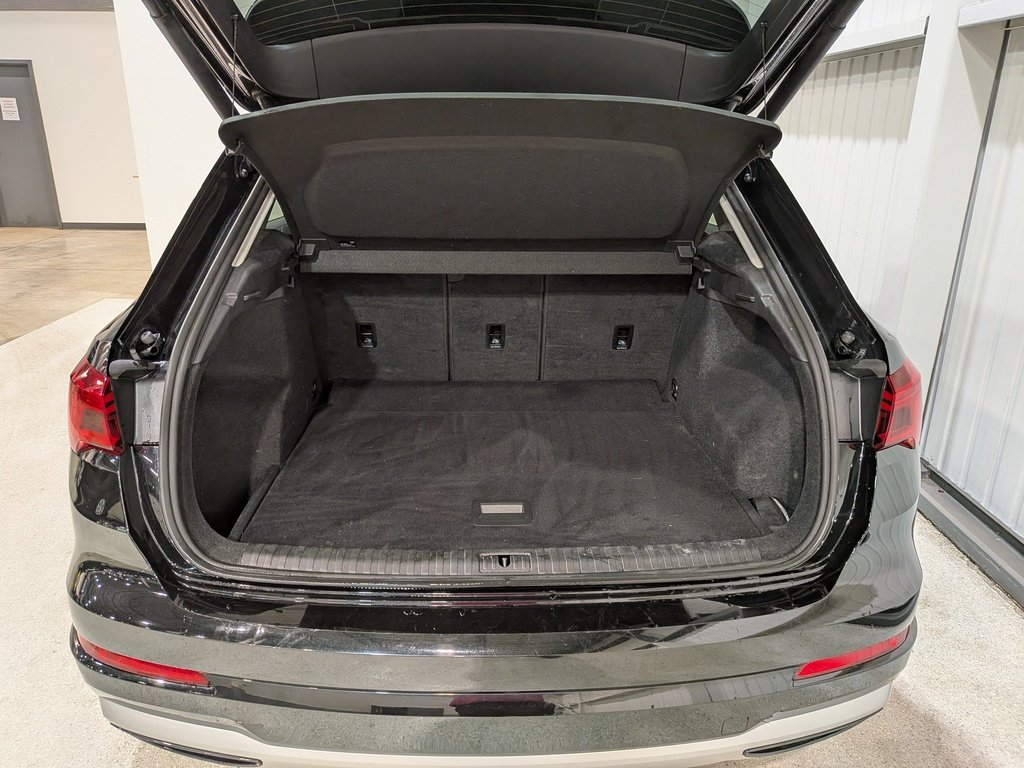 2022 Audi Q3 Komfort 45 TFSI quattro Black Val-David - photo #8