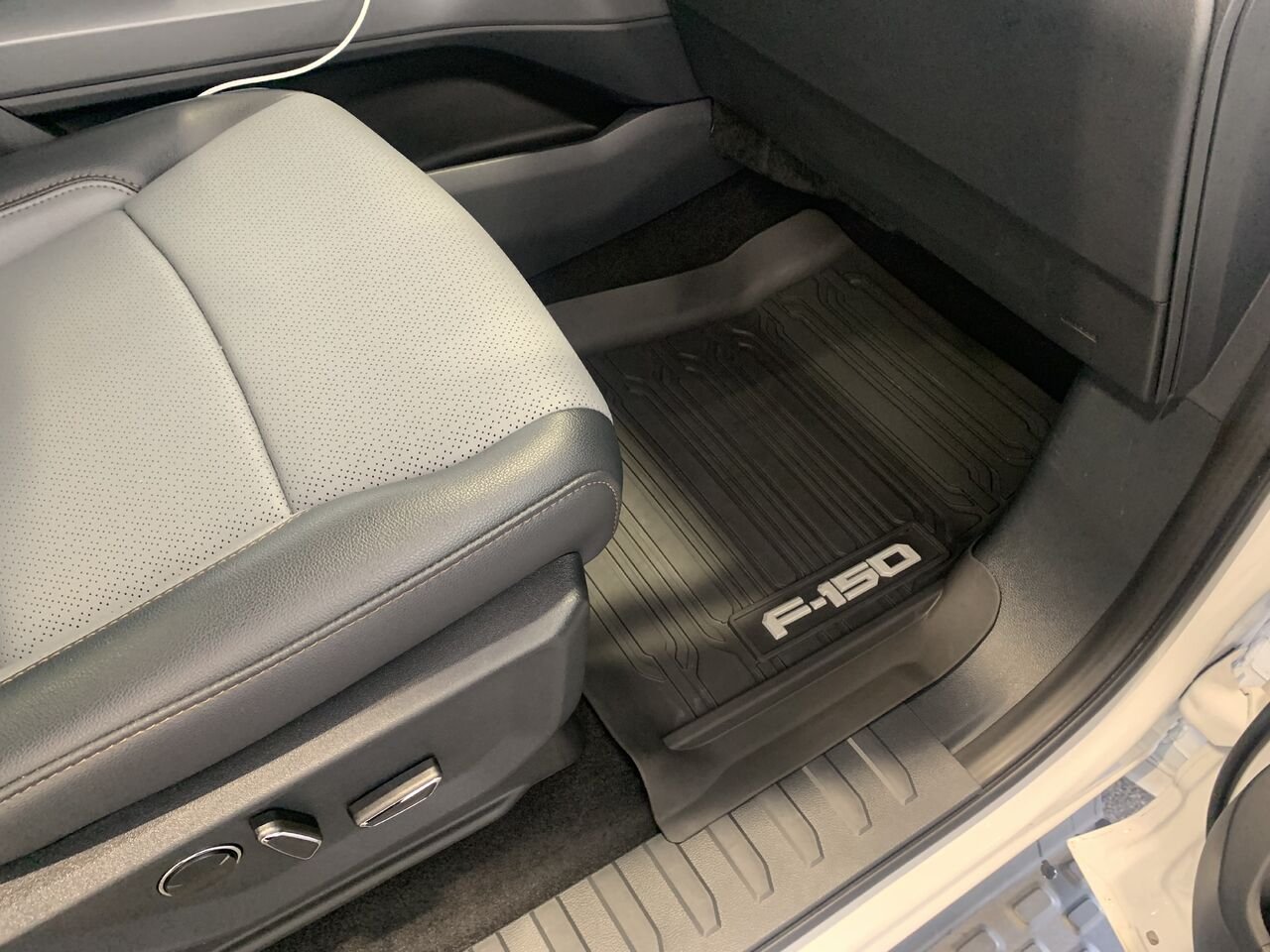 2025 Ford F-150 Lightning White Châteauguay - photo #13