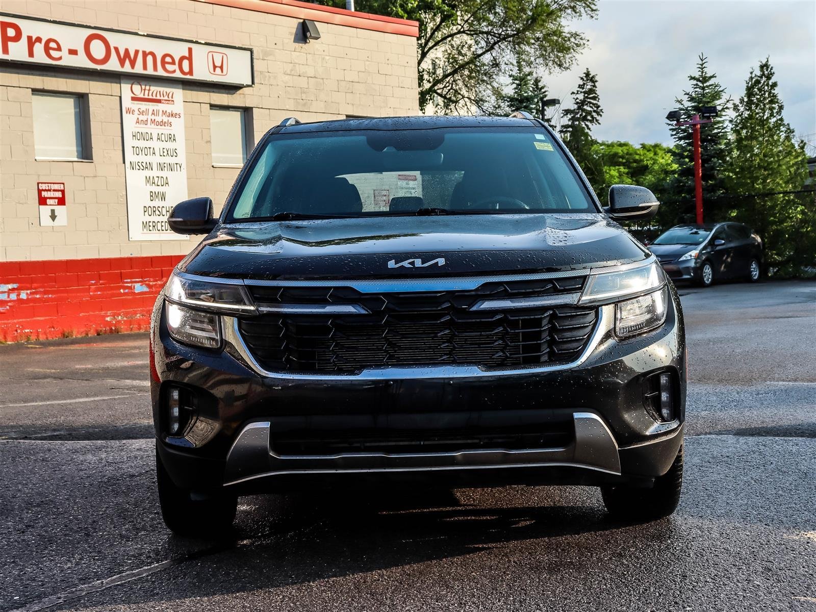 Kia Seltos 2024 Black Ottawa & Gatineau - photo #1