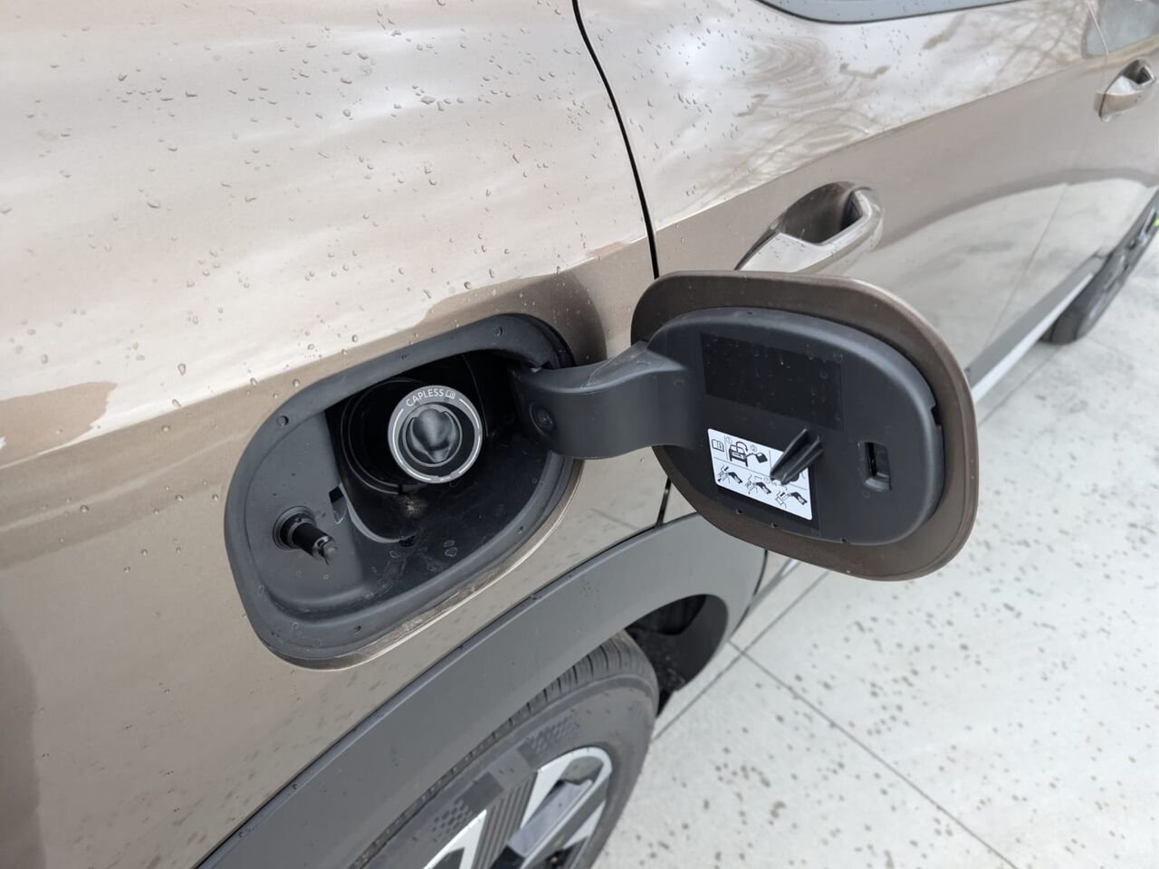 NISSAN Kicks KICKS SV PRIVIL GE 2026 Bronze canyon métallisé Châteauguay - photo #8