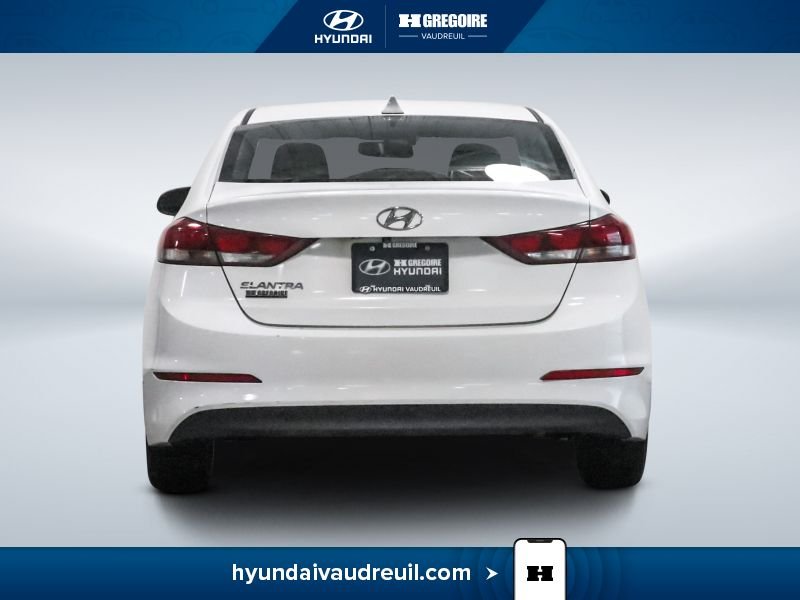 Hyundai Elantra 2017 Blanc Saint-Eustache - photo #8