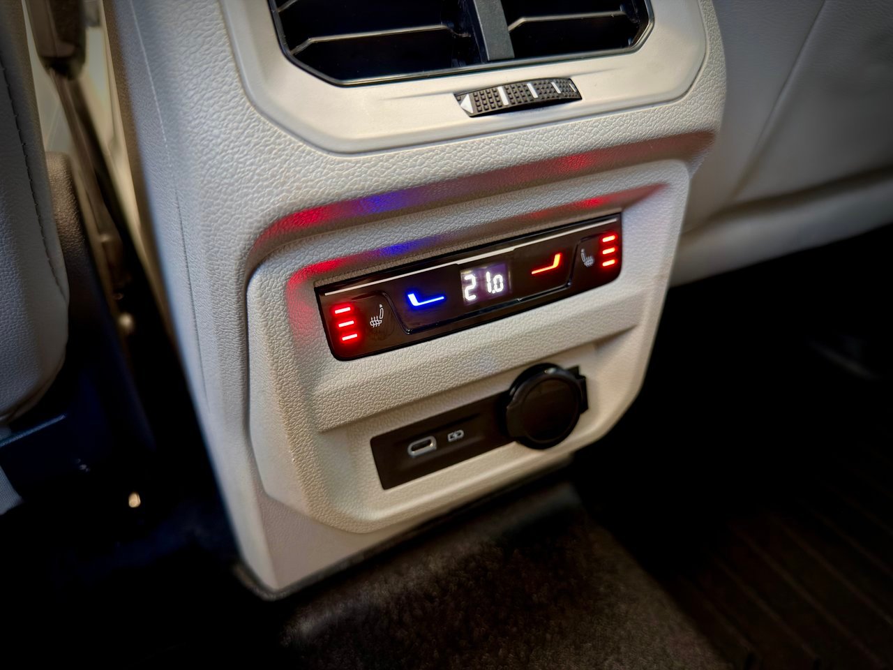 2024 Volkswagen Tiguan Blue Notre-Dame-des-Prairies - photo #26