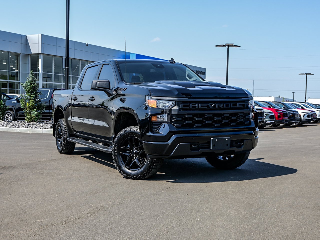 2024 Chevrolet Silverado 1500 4WD Crew Cab 147 Custom Trail Boss Black Sherwood Park - photo #9