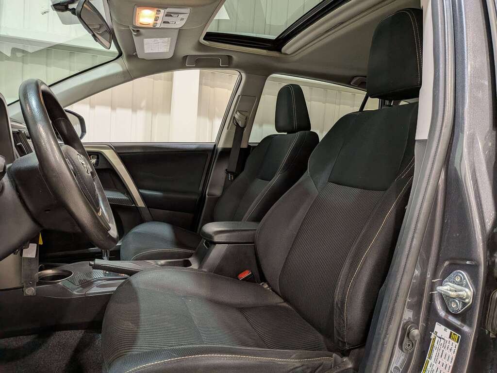 Toyota RAV4 AWD 4dr XLE 2015 Gris Val-David - photo #9