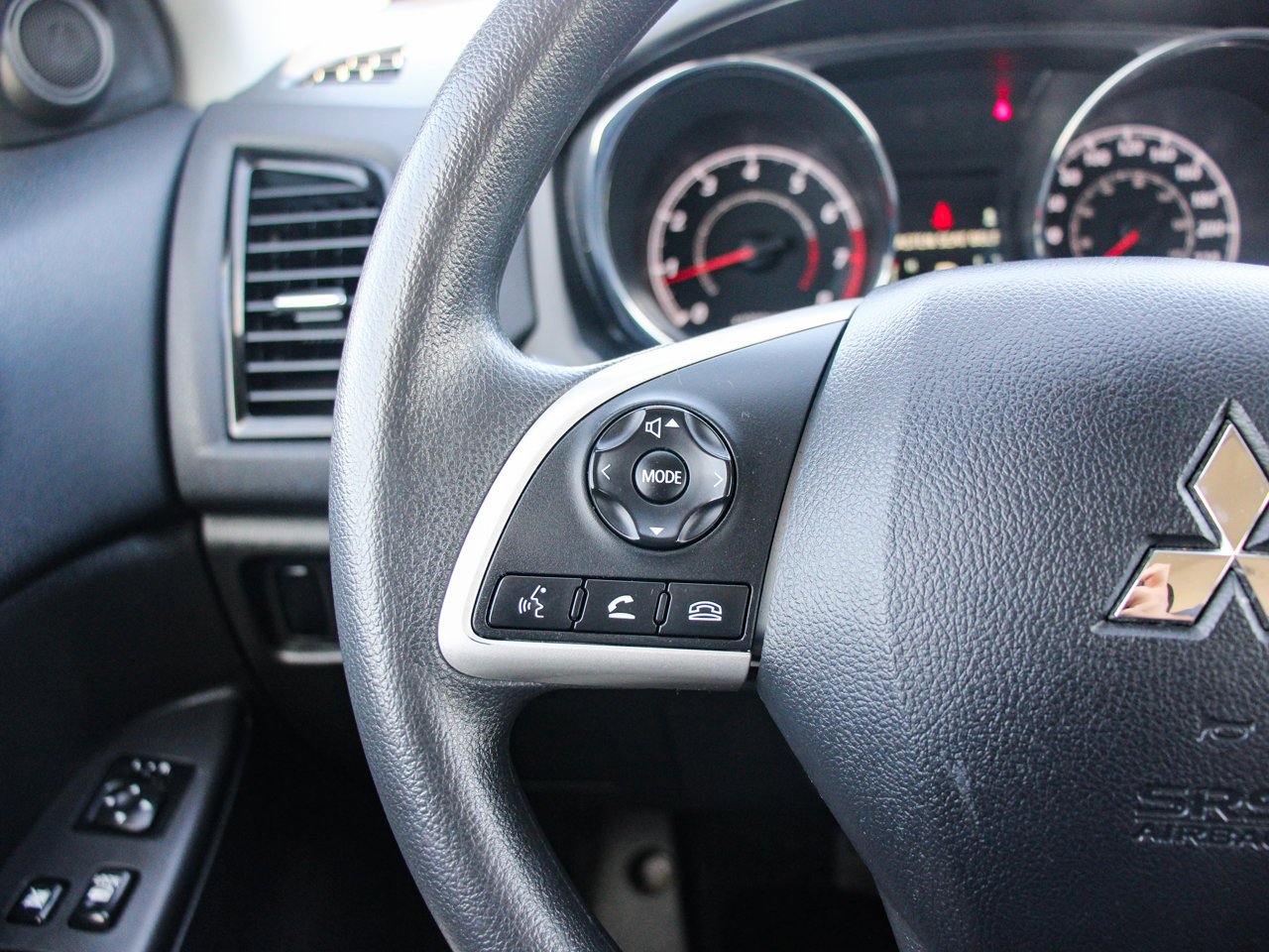 2024 Mitsubishi RVR ES AWC Red Sherwood Park - photo #17