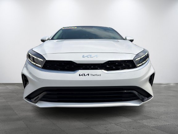 2024 Kia Forte White Thetford Mines - photo #1