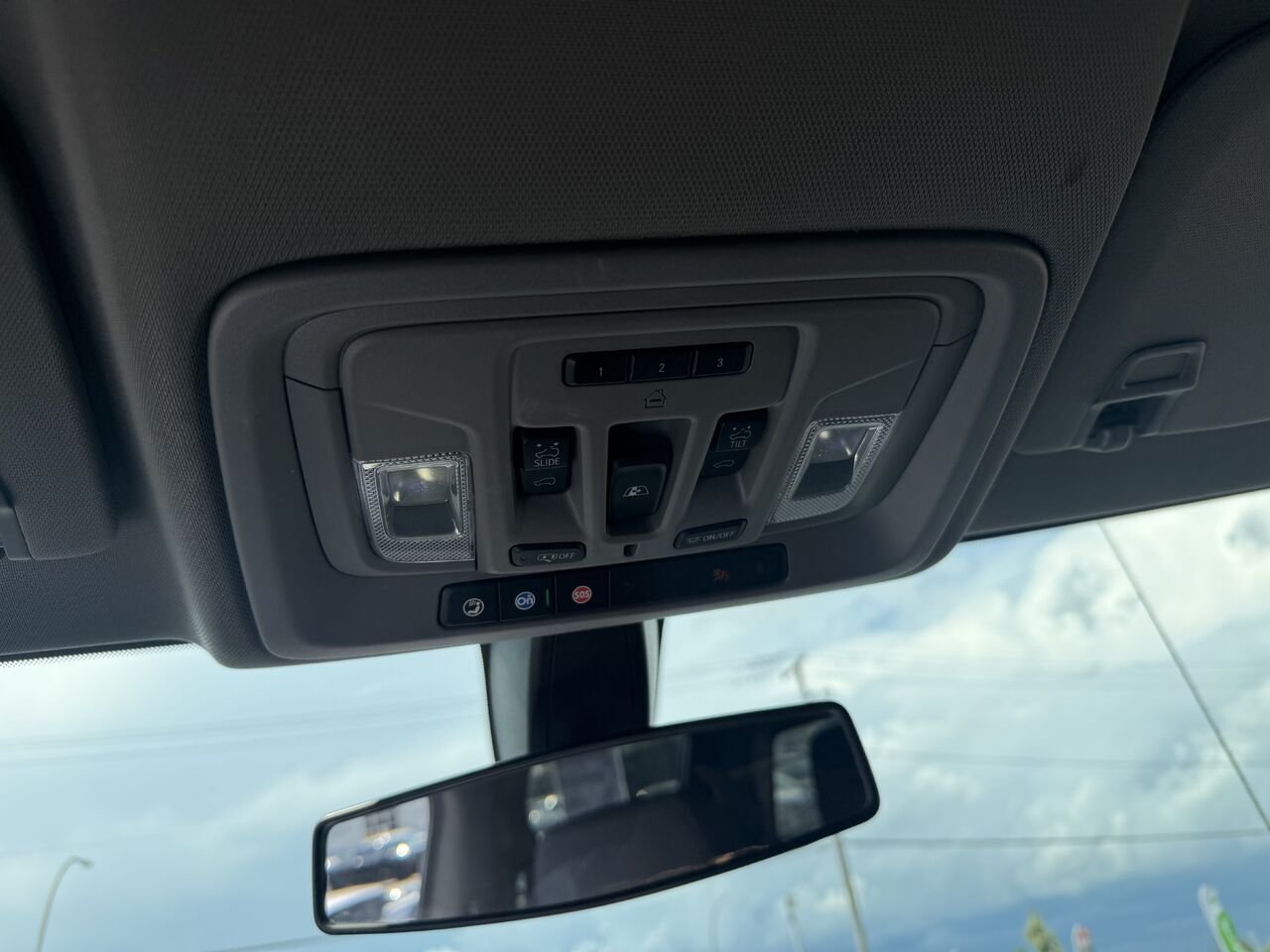 CHEVROLET SILVERADO 1500 RST RST cabine multiplace 4RM 157 po 2021 Noir Gatineau - photo #7