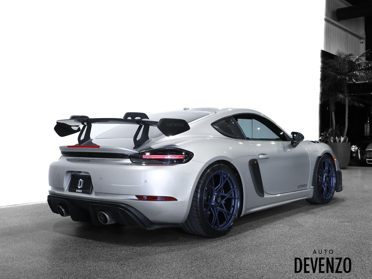 Porsche 718 Cayman GT4 RS Weissach Package 2025 Gris Saint-Eustache - photo #2