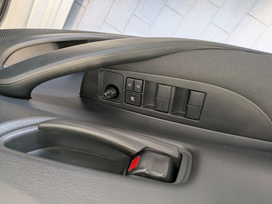 2024 Toyota Corolla hybride LE AWD White