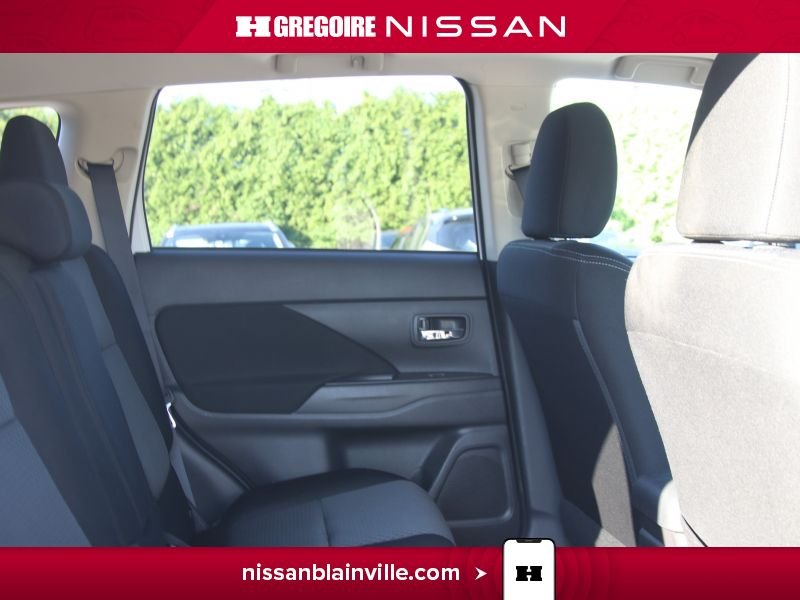 2018 Mitsubishi Outlander White Laval - photo #24