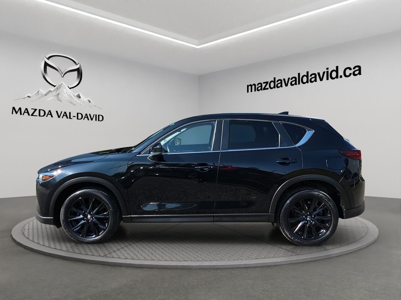 Mazda CX-5 Édition Kuro TI, sièges en cuir, Toit ouvrant, Volant chauffant 2023 Noir Val-David - photo #1