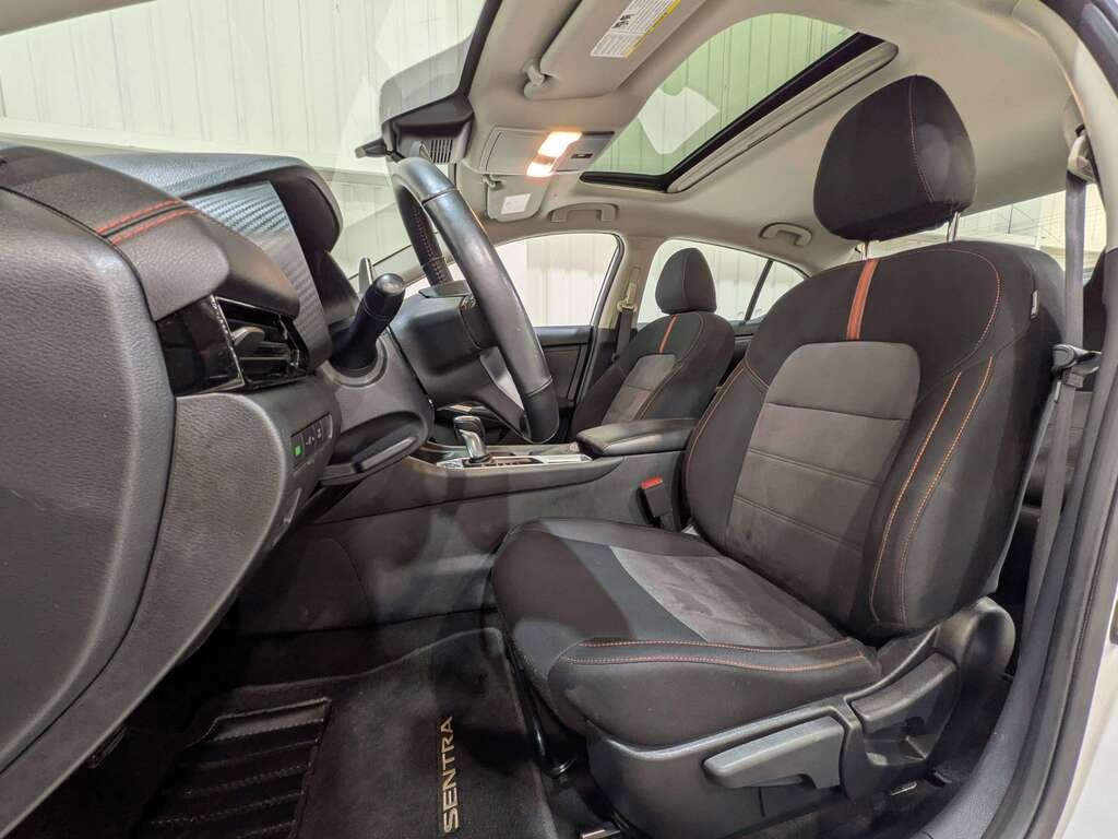 2024 Nissan Sentra SR Manual White Val-David - photo #1