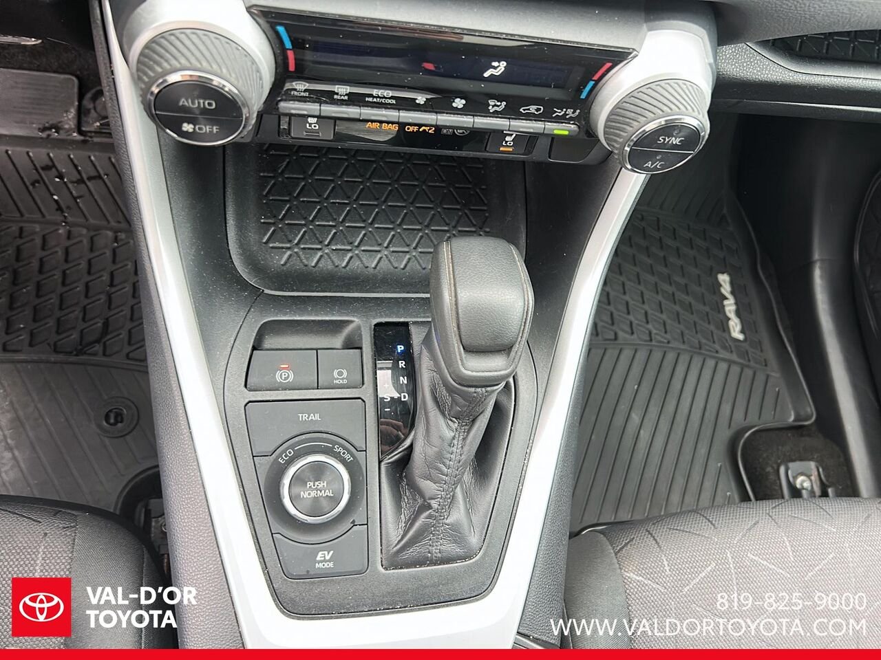2019 Toyota RAV4 XLE hybride Silver Val-d'Or - photo #11
