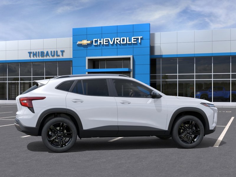 CHEVROLET Trax ACTIV 4 portes TA 2026 BLANC SOMMET Sherbrooke - photo #4