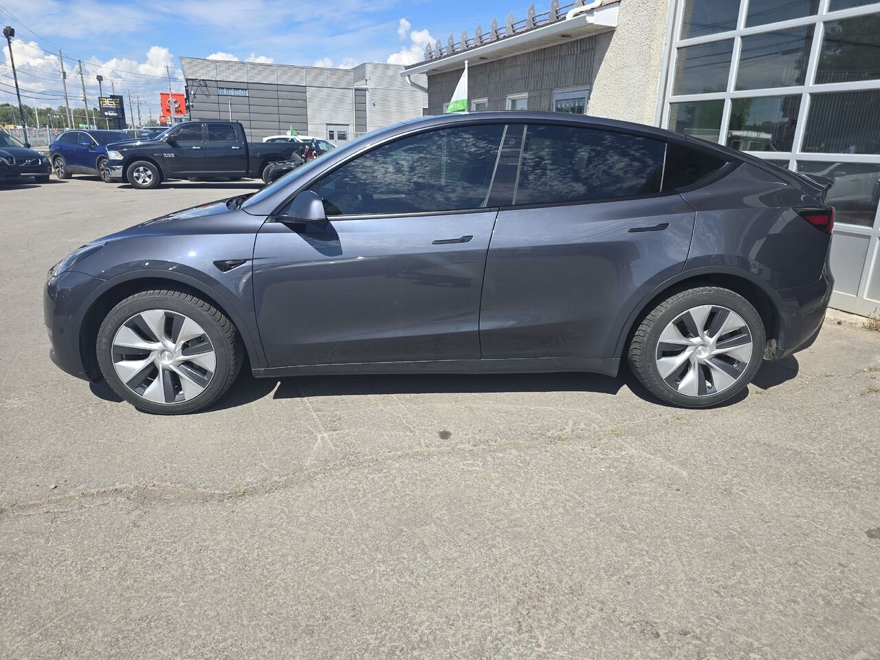 2023 Tesla Model Y Grey  - photo #1