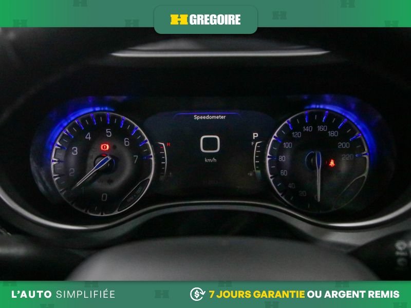 2022 Chrysler Pacifica Grey Saint-Eustache - photo #17