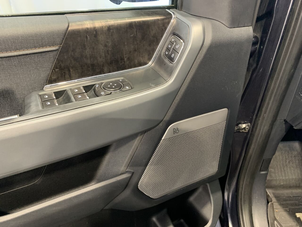 Ford F-150 Lightning LARIAT 2022 Gris Saint-Eustache - photo #25