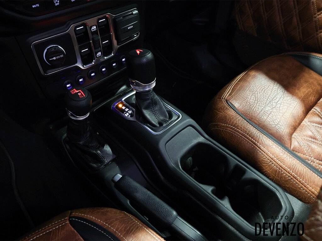 2023 Jeep Gladiator Grey Saint-Eustache - photo #26