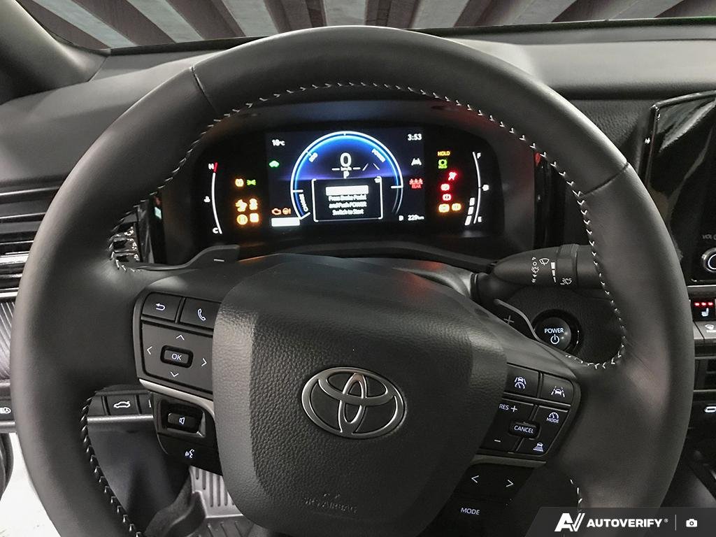 2025 Toyota Camry S2501988 | SE Upgrade White Edmonton - photo #13