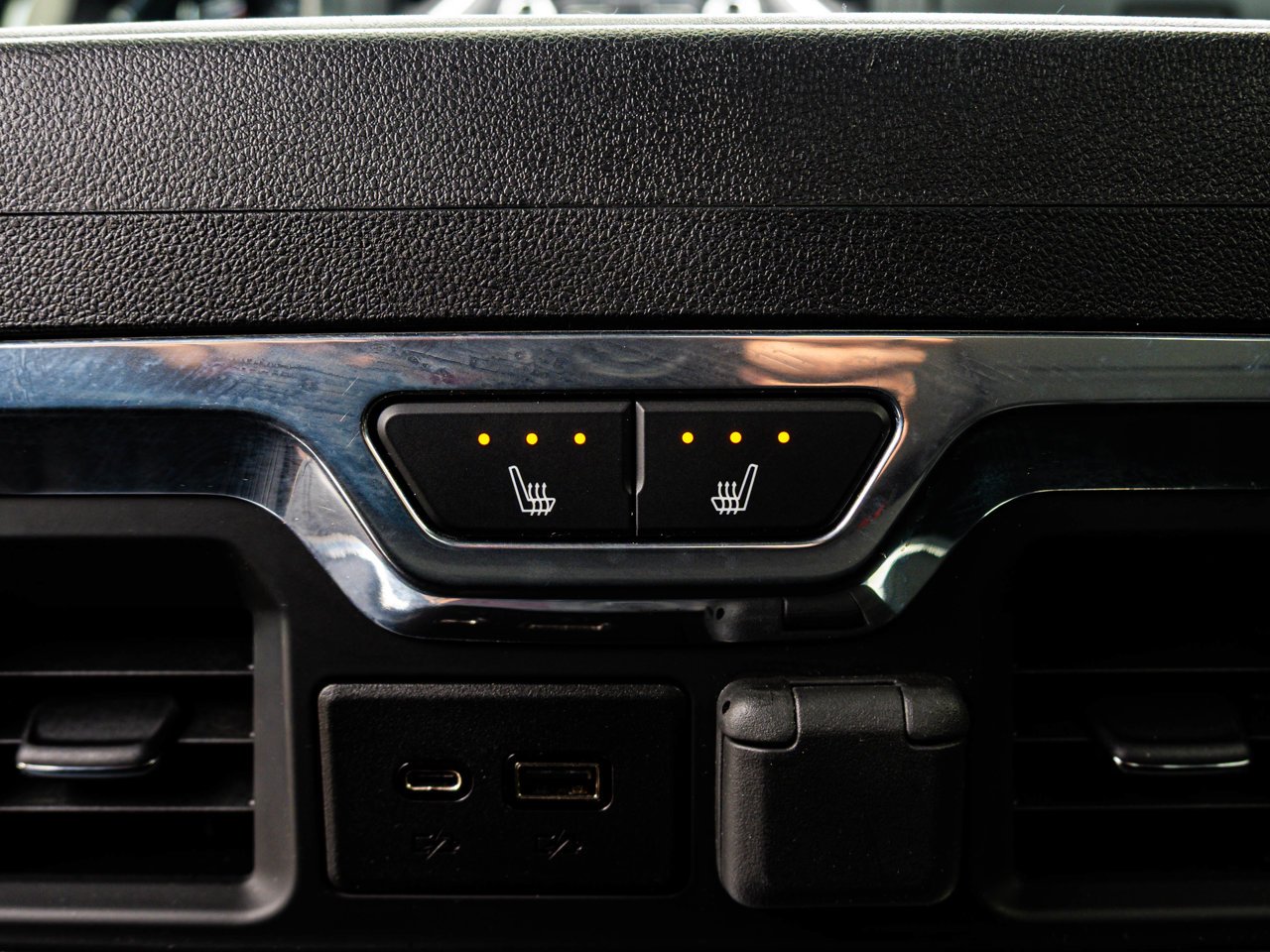 2019 GMC Sierra 1500 4WD Crew Cab 147 Denali Grey Sherwood Park - photo #31