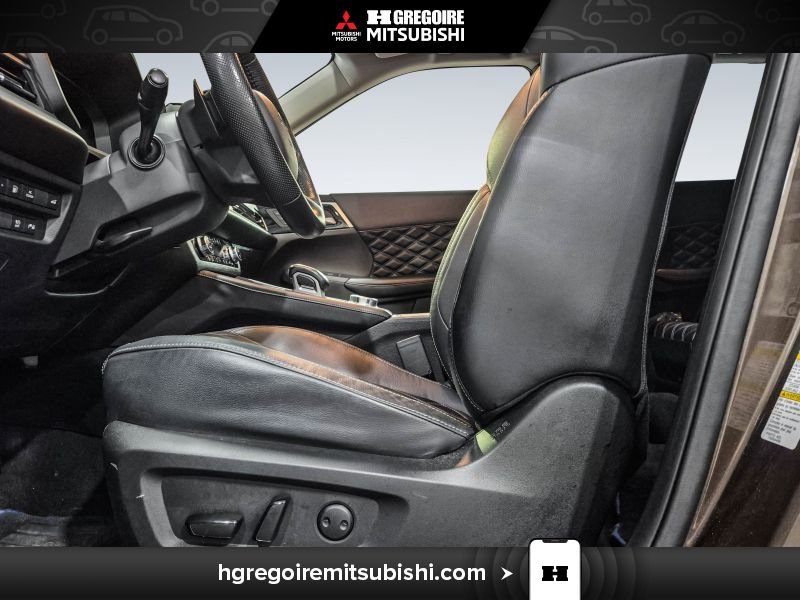 2023 Mitsubishi Outlander Plug-In Hybrid Bronze Laval - photo #14