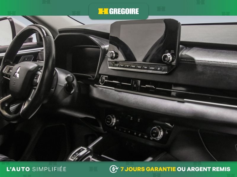 Mitsubishi Outlander 2023 Gris Blainville - photo #32