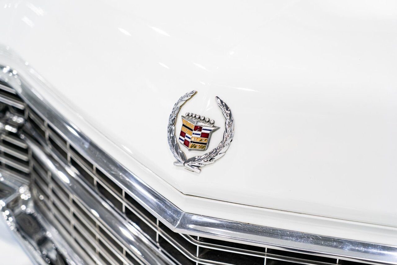 Cadillac Fleetwood **PRICE IN USD** Factory Limo dual AC with only 18,892 miles 1966 Blanc Montréal - photo #27