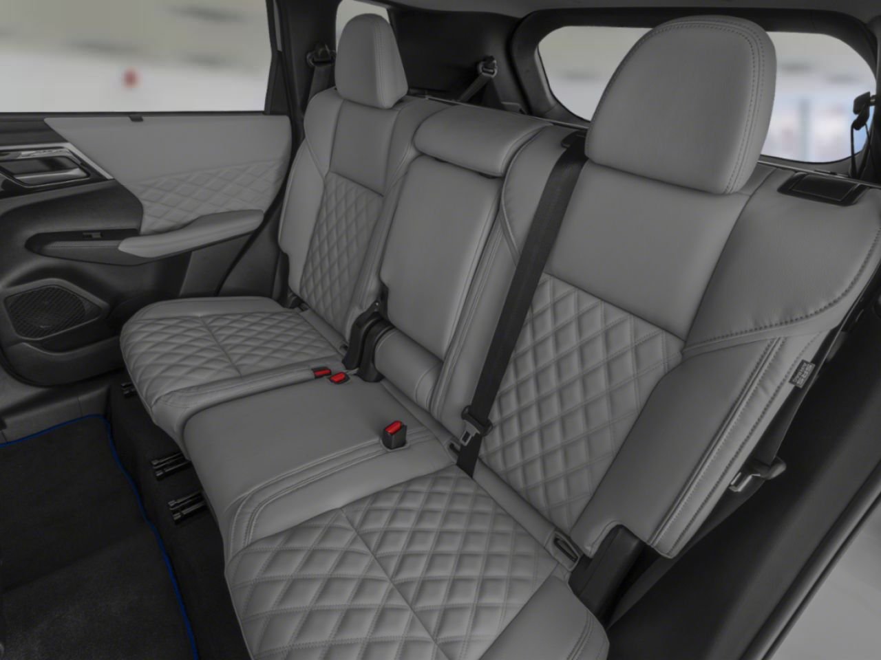 2026 Mitsubishi Outlander Plug-In Hybrid Moonstone Grey Premium Finish Sainte-Agathe-des-Monts - photo #8
