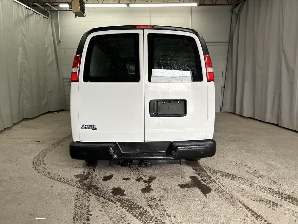 2018 CHEVROLET FOURGONNETTE UTILITAIRE LONGUE EXPRESS Traction arrière 2500 155 po White Rivière-du-Loup - photo #6