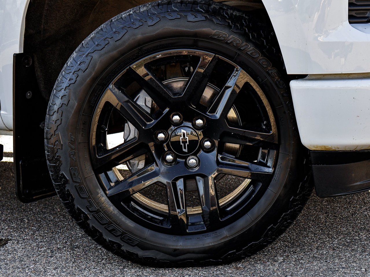 2024 Chevrolet Silverado 1500 4WD Crew Cab 147 RST White Sherwood Park - photo #5