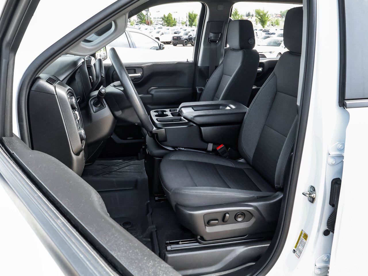 2025 Chevrolet Silverado 1500 4WD Crew Cab 147 Custom White Sherwood Park - photo #13