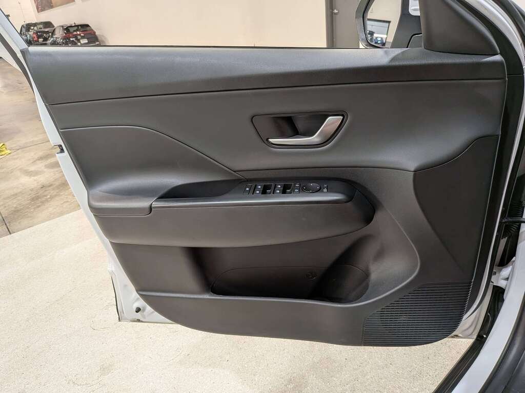 Hyundai Kona 2.0L Preferred AWD w/Trend Package 2025 Blanc Val-David - photo #31