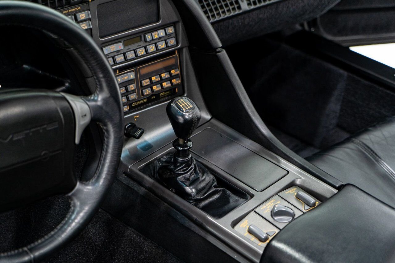 1990 Chevrolet Corvette ZR1 | PRIX EN USD Black Montreal - photo #65