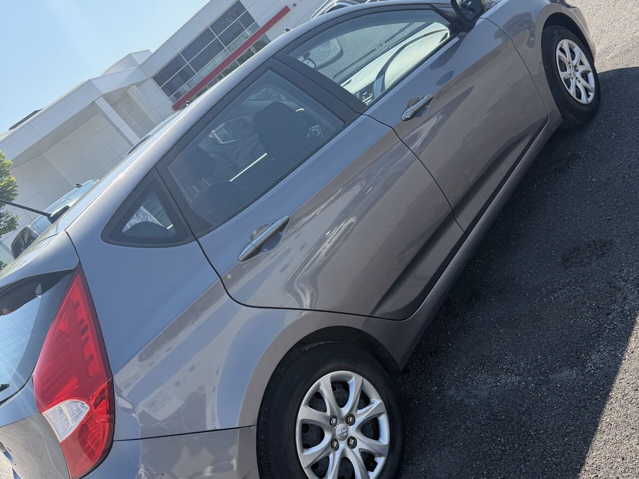 2014 HYUNDAI ACCENT GLS/GS Voiture à hayon, 5 portes, boîte automatique GL Grey Gatineau - photo #9