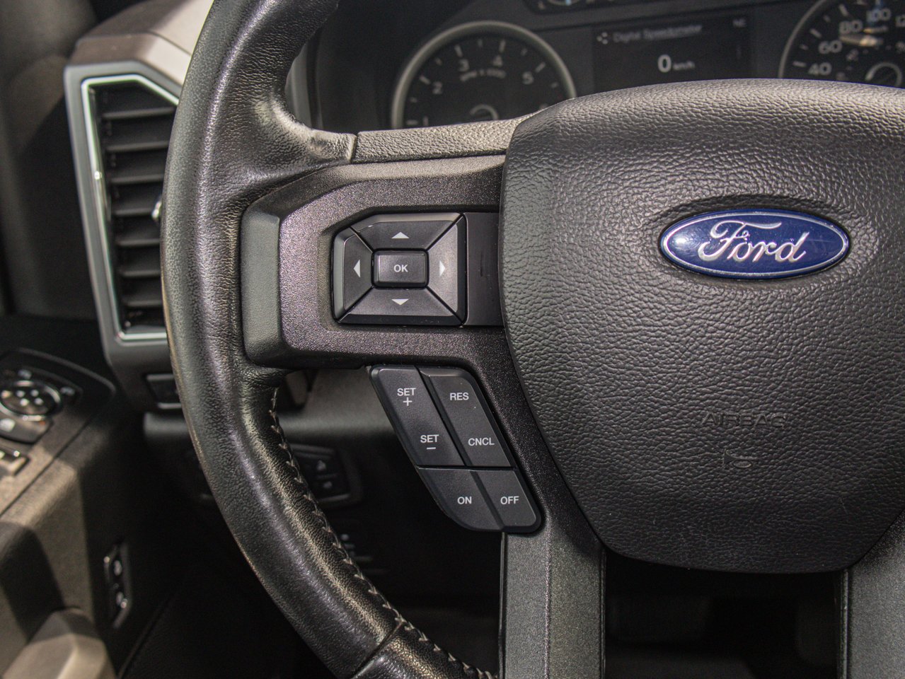 2018 Ford F-150 XLT 4WD SuperCrew 5.5' Box Red Sherwood Park - photo #22