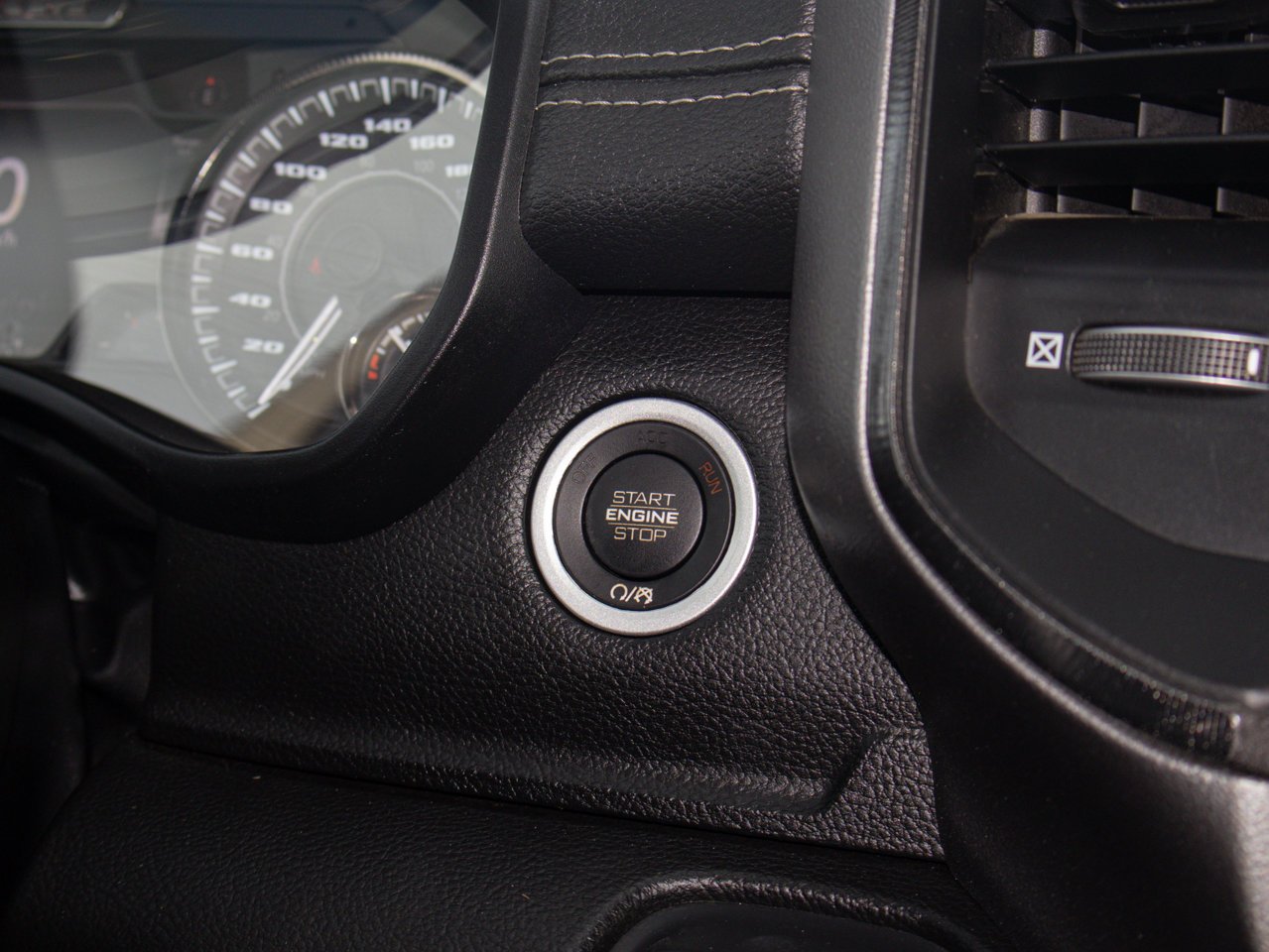 2022 Ram 1500 Sport 4x4 Crew Cab 5'7 Box Black Sherwood Park - photo #24