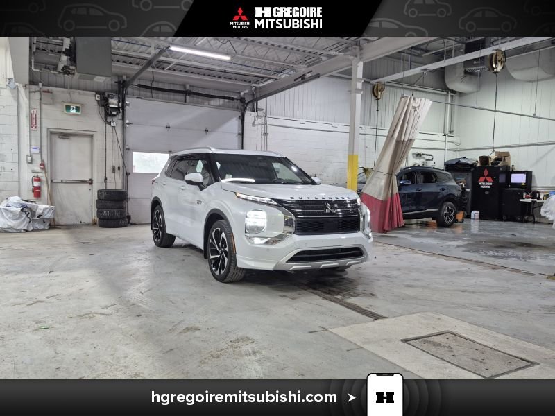 2023 Mitsubishi Outlander Plug-In Hybrid White Blainville - photo #0