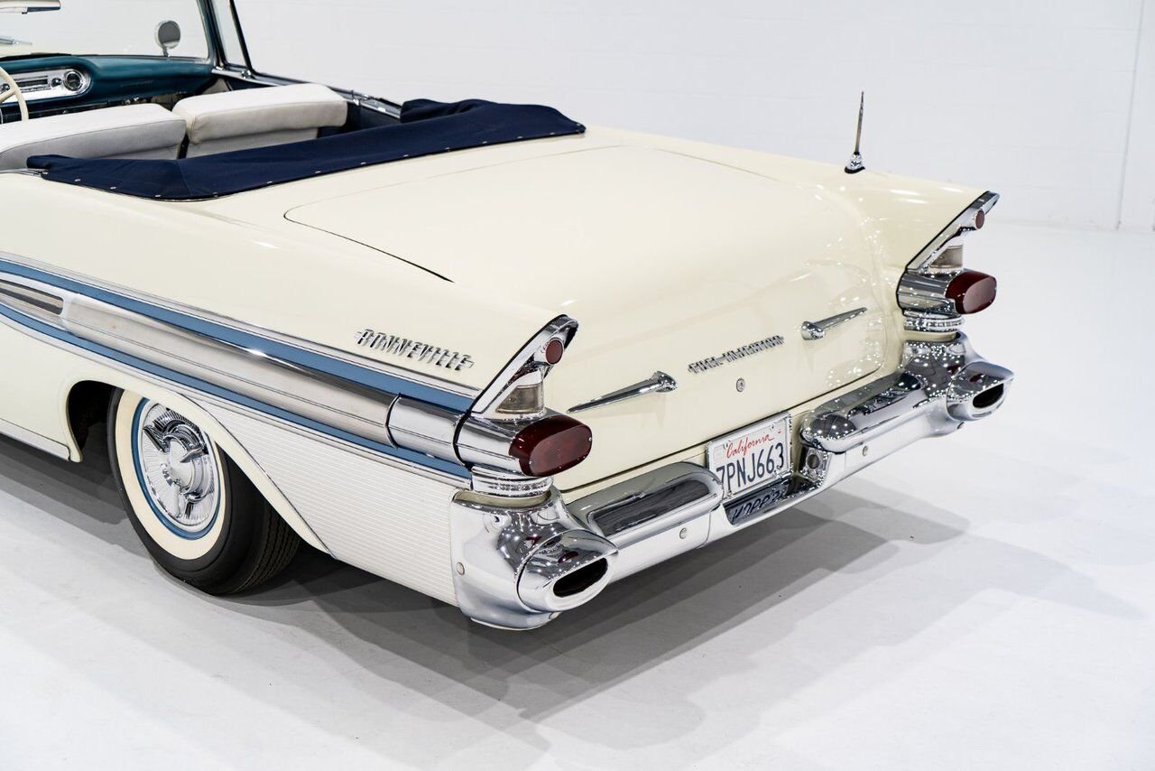 1957 Pontiac Bonneville *PRICE IN USD* Fuel injected 347/315HP 1 of 630 produced White Montreal - photo #27