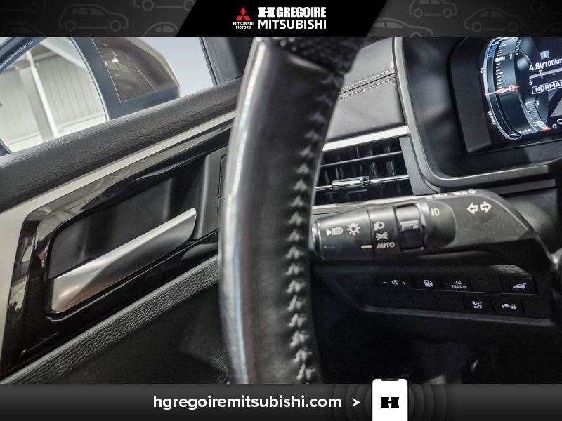 2023 Mitsubishi Outlander Plug-In Hybrid Bronze Laval - photo #19