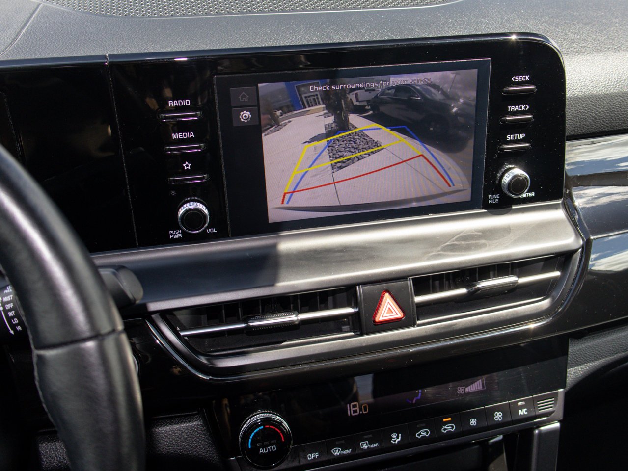 2025 Kia Seltos EX AWD White Sherwood Park - photo #25