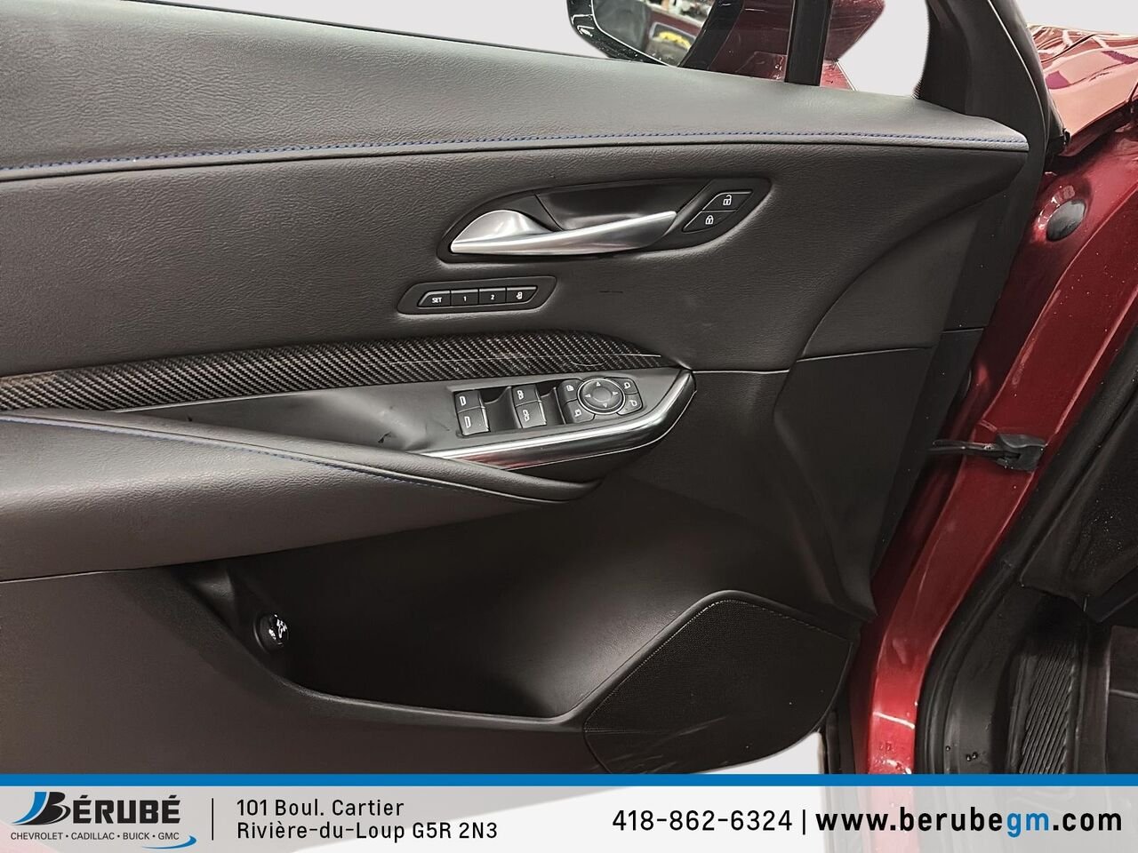 2025 CADILLAC XT4 SPORT AWD Traction intégrale, 4 portes Sport Red Rivière-du-Loup - photo #10