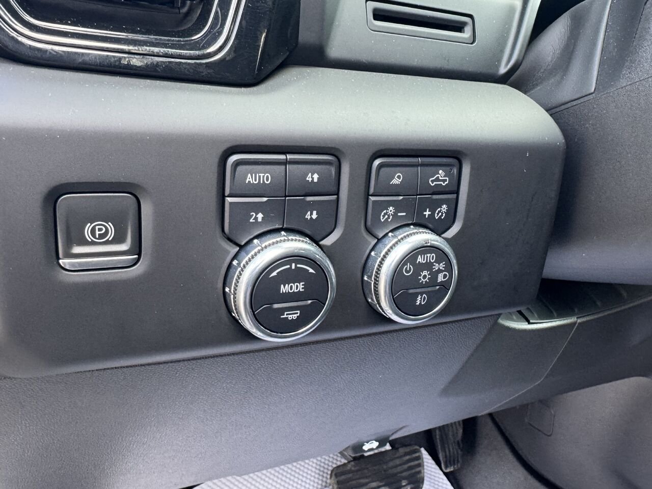 2023 GMC SIERRA 1500 AT4 AT4 cabine multiplace 4RM 157 po White Gatineau - photo #13