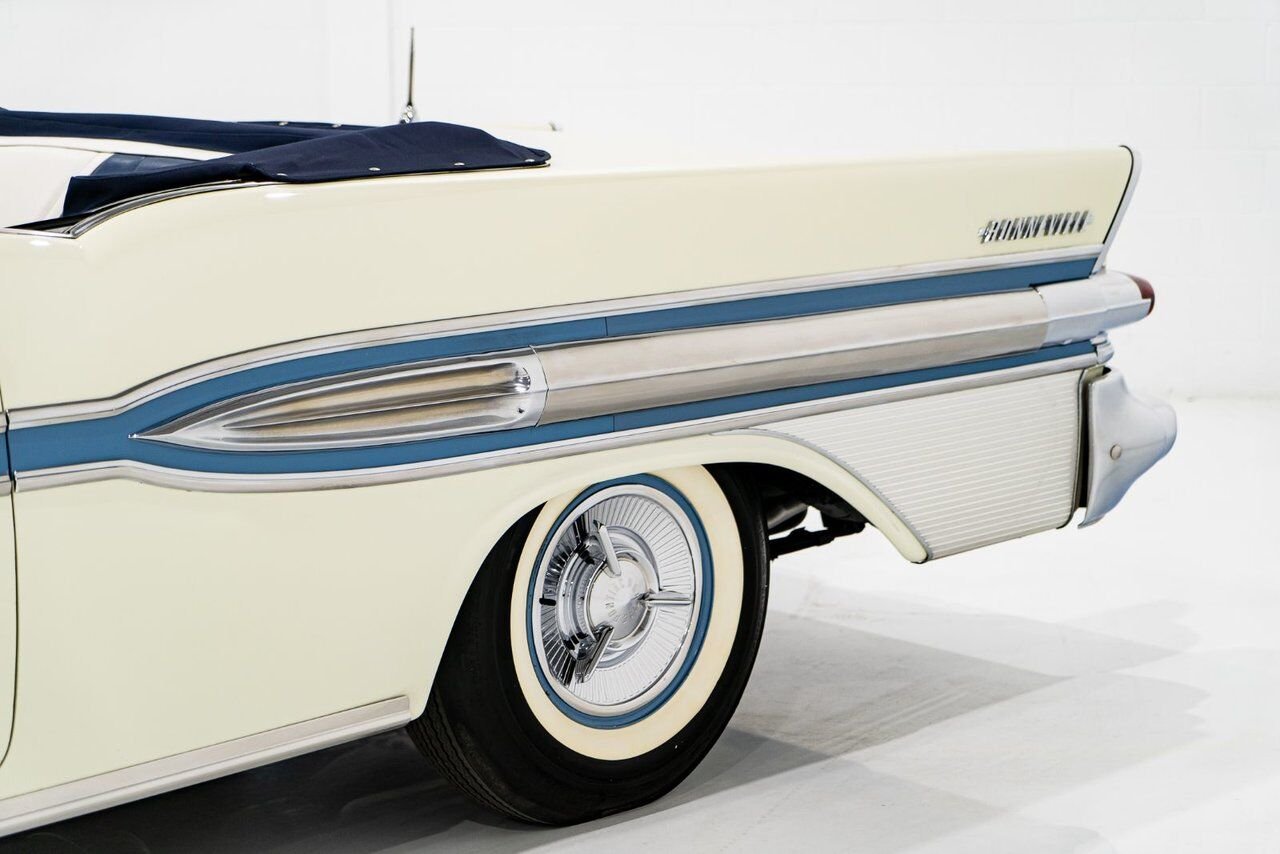 1957 Pontiac Bonneville *PRICE IN USD* Fuel injected 347/315HP 1 of 630 produced White Montreal - photo #38