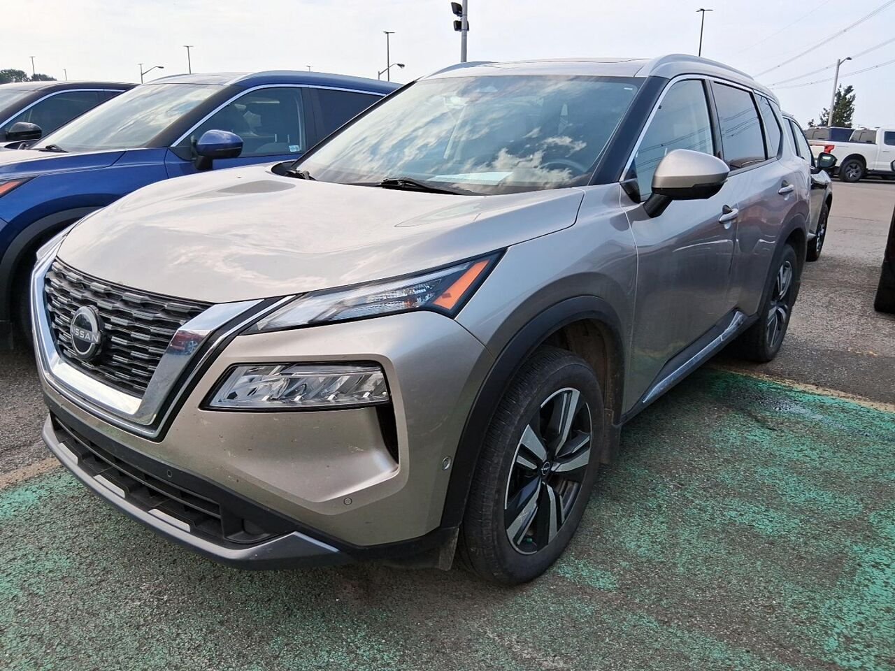 2023 Nissan Rogue SL TI Silver Québec - photo #0