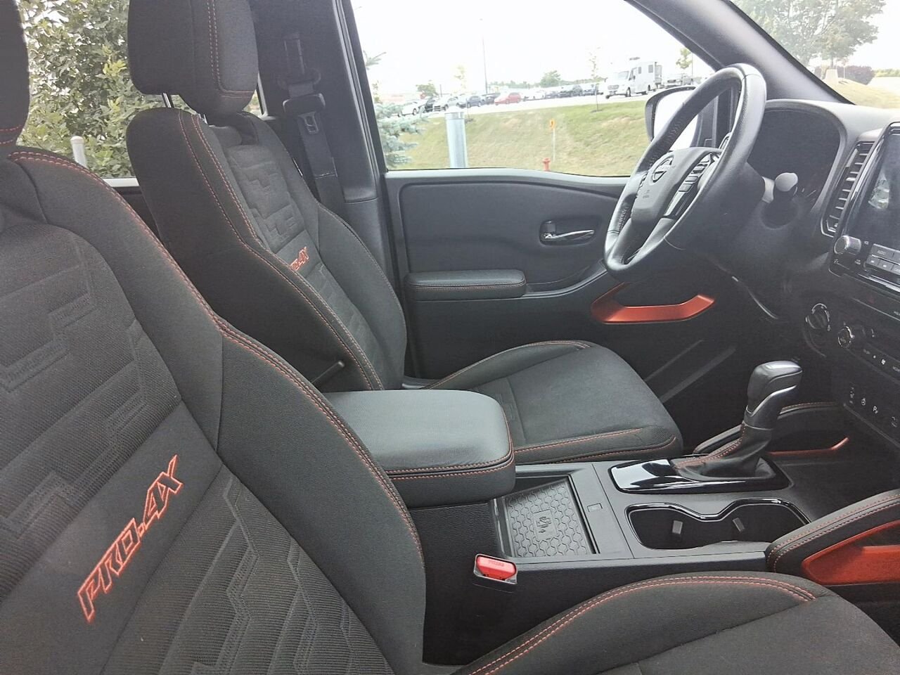 2022 Nissan Frontier PRO-4X Grey Québec - photo #2