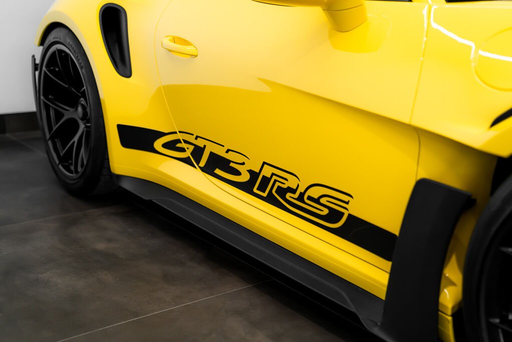 Porsche 911 GT3RS Weissach 2024 Jaune Kirkland - photo #9