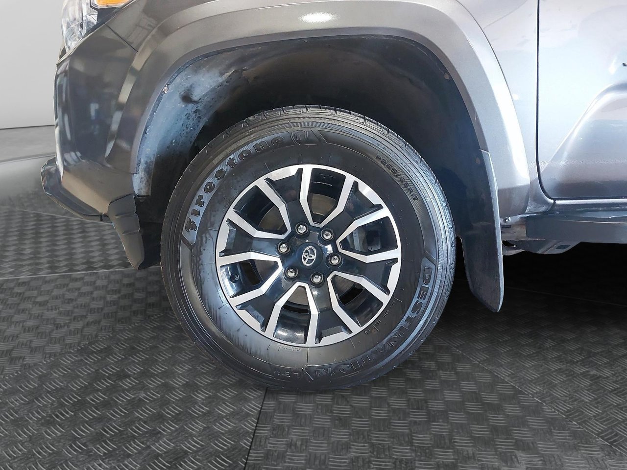 2022 Toyota Tacoma VIN 3TYDZ5BN4NT012674 Grey Chicoutimi - photo #5